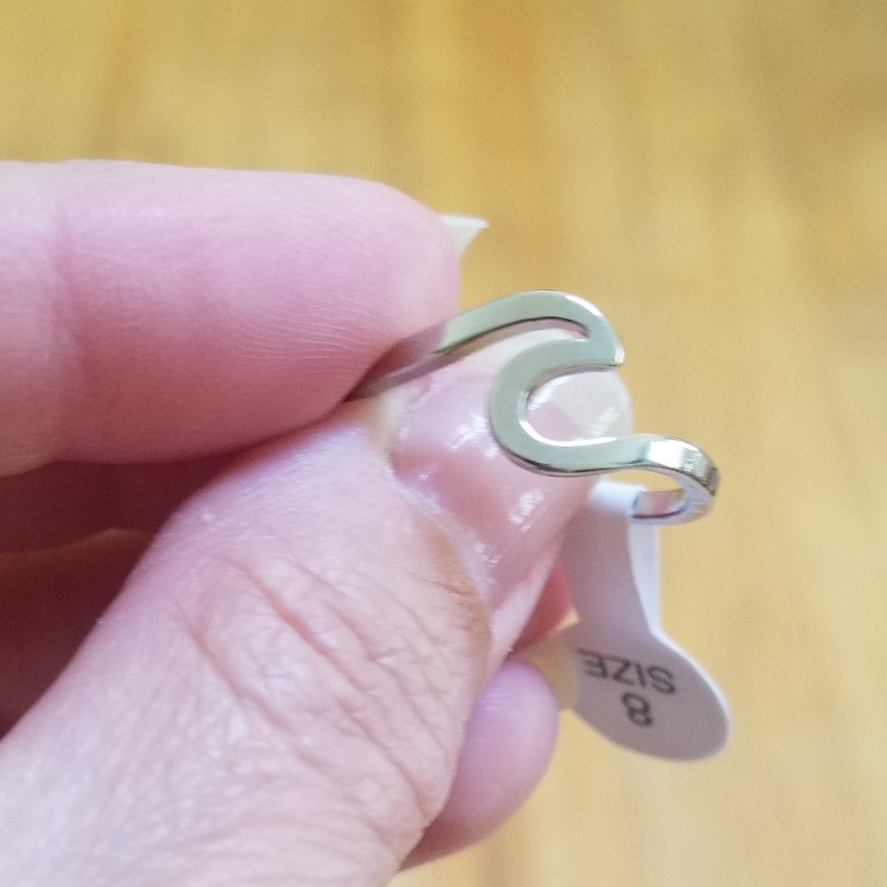 Women's Wave Ring Size 8